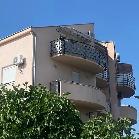 Apartments With A Parking Space Zadar - 19791 * Zadar